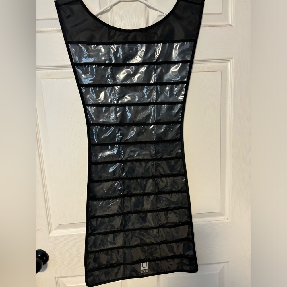 Jewelry holder/hanger